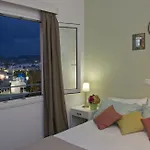 Oasis Szálloda Párosz